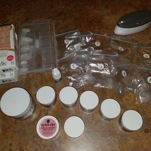 Dipping powder set and nail tips